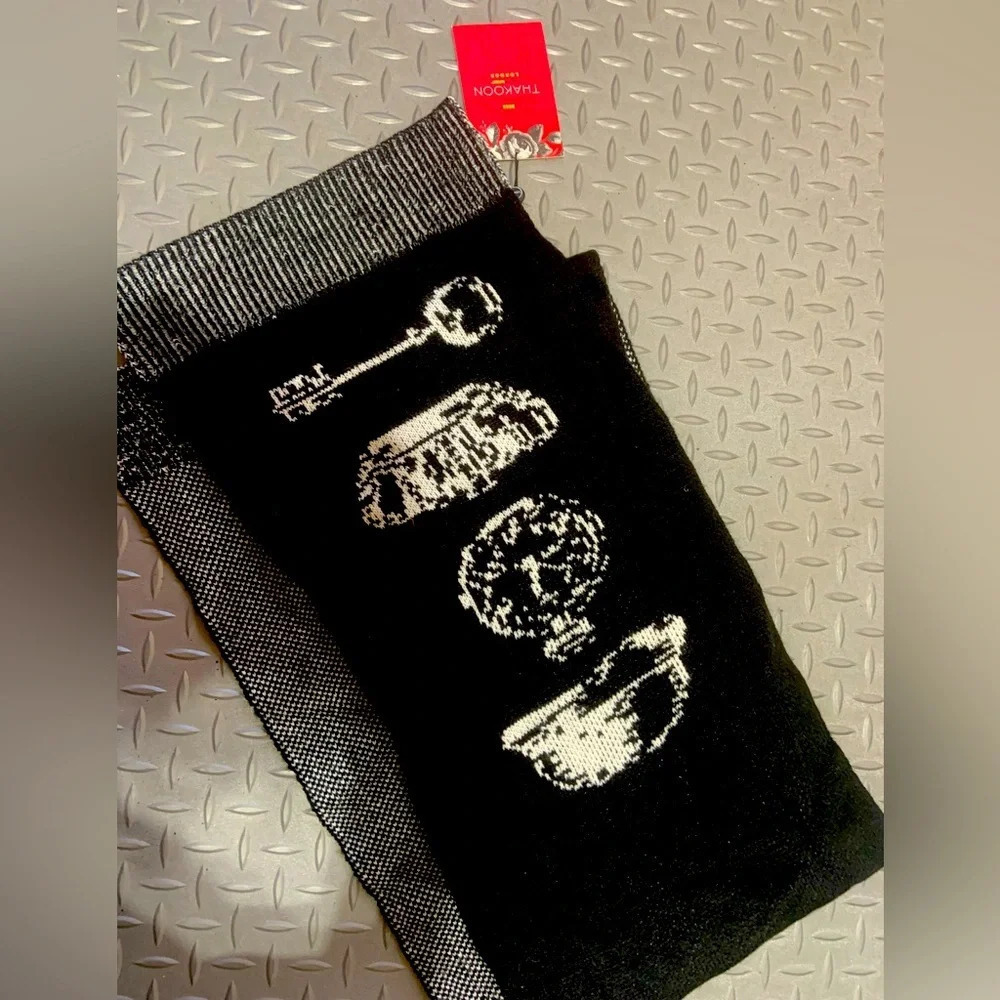 Thakoon nwt scarf winter holiday logo chunky knit black